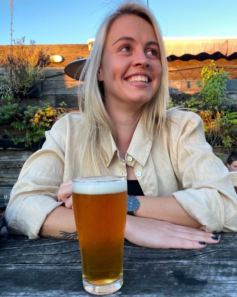 Ashleigh Gardner: The Inspiring Journey of Australia’s Cricket Superstar 1 Ashleigh Gardner